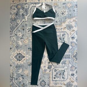 Beyond Yoga Spacedye Outlines Bra & High Waisted Midi Legging Dark Green XS Set